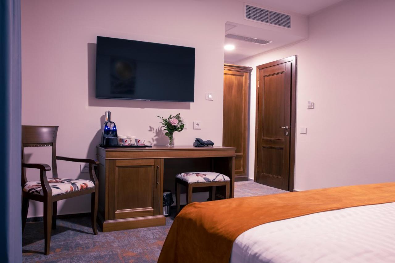 Hotel Aura Unirii ألبا يوليا المظهر الخارجي الصورة